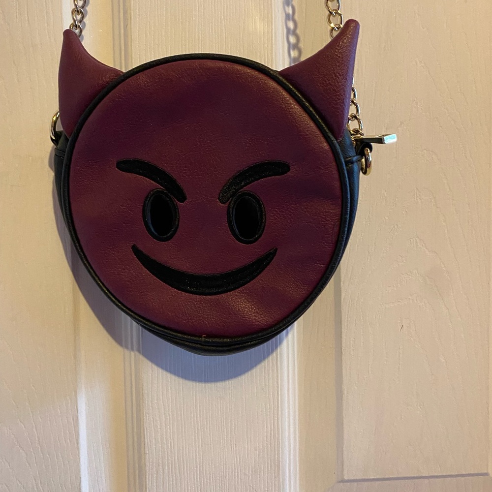 Happy purple devil 😈 Emoji